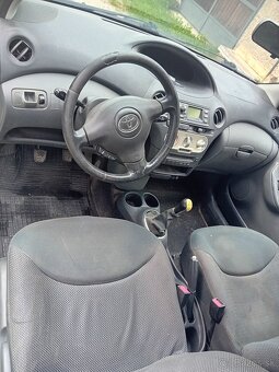 Toyota Yaris - 7
