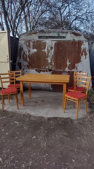 Predám 4 kusy stoličky a rozťahovaci stôl - 7