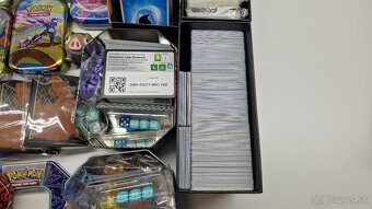 Predám kolekciu Pokémon TCG doplnkov a karier - 7