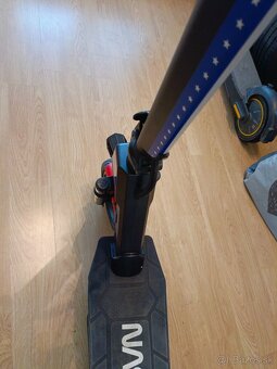 Elektrická kolobežka NASA earth 10-15 čierna - 7