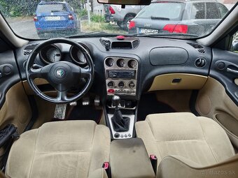 Alfa romeo crosswagon Q4 (4x4) 1,9 jtdm 110 kw 1100€ - 7