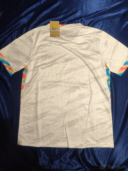 Dres Fc Barcelona Biely Farebný Unikátny Zberateľský Nový - 7