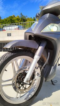 Skuter znen 125 - 7