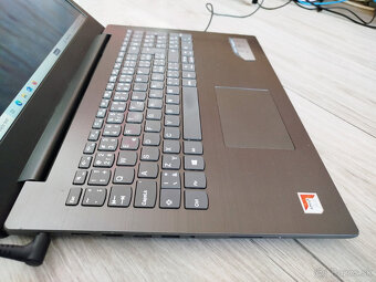notebook Lenovo IdeaPad - 15.6" AMD A4, 8GB, 2x VGA, SSD - 7