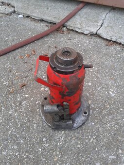 Stolový zverák YORK - 7