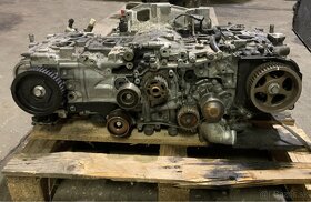 motor Subaru Outback BR 2,5 Legacy EJ253 poškodený - 7
