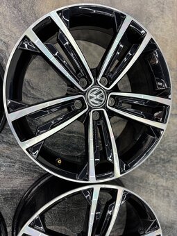 ✅ 5x112 r18 Golf 7 8 Sevilla model nádherne - 7