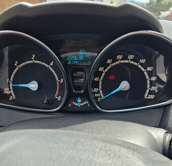 Ford fiesta - 7