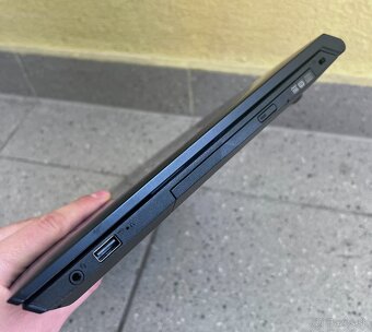Lenovo B50 / Intel N2830 / 8GB RAM / 128GB SSD / 15.6" - 7