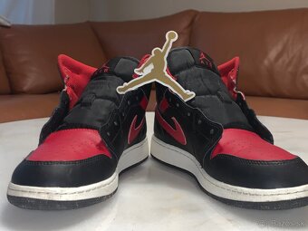 NIKE AIR JORDAN 1 - 7