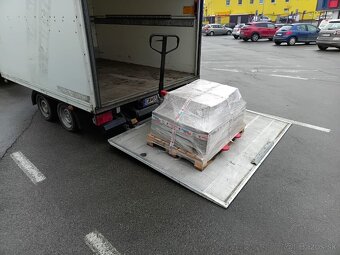 Prívesný vozík s hydraulickou rampou - 7