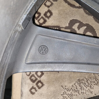 Hliníkové disky 5x112 R20 8J ET40 - 7