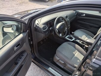 Ford Focus Kombi 2.0 TDCi Ghia - 7