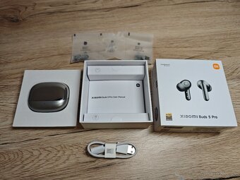Xiaomi Buds 5 Pro titanové - 7