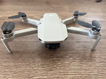 Dron DJI mini 2 4K Fly More Combo - 7