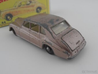 Pontiac Coupe, Rolls Royce, Jaguar E - 7