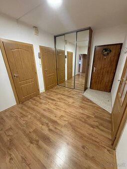 Prenájom 4-izbový byt v Handlovej - 7