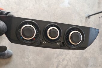 Diely do interiéru na VW Polo 9n3 - 7