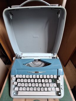 Predám staršie písacie stroje - 7