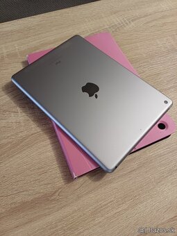 9.7" tablet iPad 6 generácie 128GB Space Gray - 7
