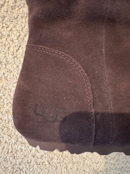Predam nove UGG cizmy - 7