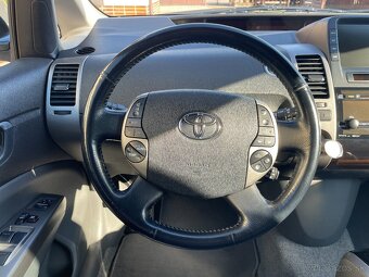 TOYOTA Prius - 7
