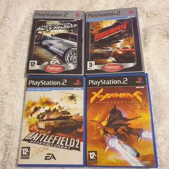 PS2 s príslušenstvom a hrami - 7