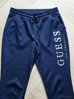 Guess tmavo cervene,namornicke modre logovane teplaky - 7