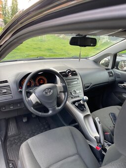 Toyota Avensis 2010 - 7