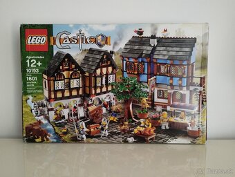 LEGO Castle 10193 Medieval Market Village (s krabicou) - 7