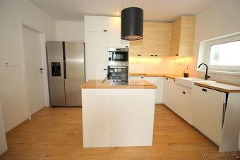 PREDAJ zariadená NOVOSTAVBA s vírivkou vo Dvorci - 7