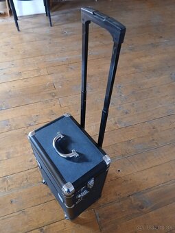 Prítroje a materiál pre pedikúru a manikúru - 7