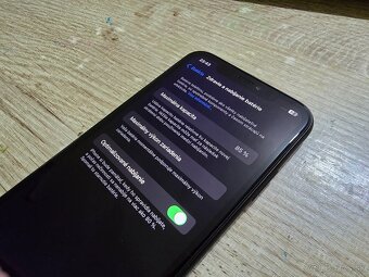 Iphone XR v super stave plnefunkcny na displeji nieje ani je - 7