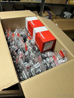 LEGRAND valena life biela cierna vypinace zasuvky, asfora - 7