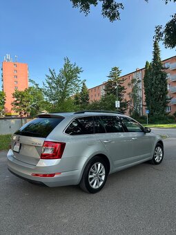 Škoda Octavia 1.6 TDI 4x4 Sportline,Bi-xenon,2sady kolies - 7