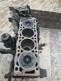 Blok motora 2.0 - 7