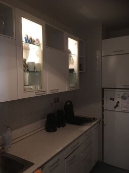 Uzavretý celok kancelárii v zrekonštruovanej budove, Miletič - 7