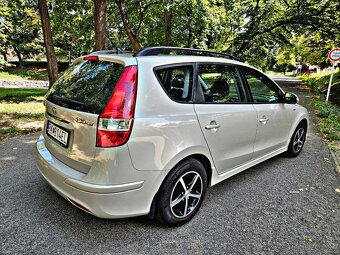 Hyundai i30 Combi family 1.6 benzín 93kW - 7