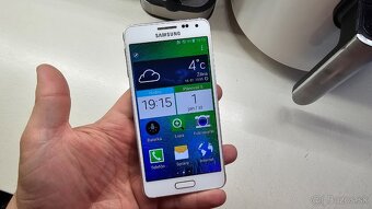 Samsung Galaxy Alpha - starší retro mobil - 7