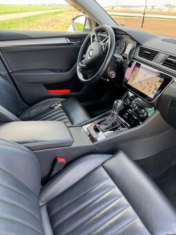 Škoda Superb Combi strieborná metalíza - 7