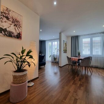 Štýlový, krásny 2,5- izbový byt blízko City Arény, stanice a - 7