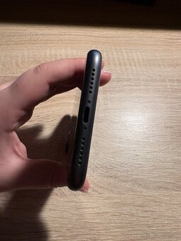 iPhone 11 - 128 GB, čierna farba - 7