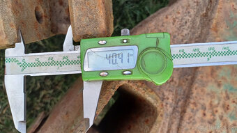 Štvorcový profil s držiakmi - 7