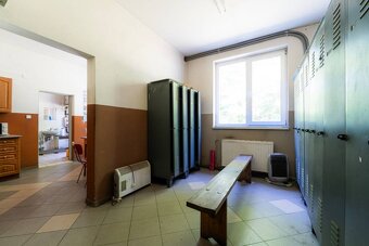 Na predaj polyfunkčný objekt na pozemku 4609 m2, TN - Zámost - 7