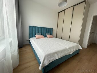 Svetlý 2 izbový apartmán Ružinov - 7