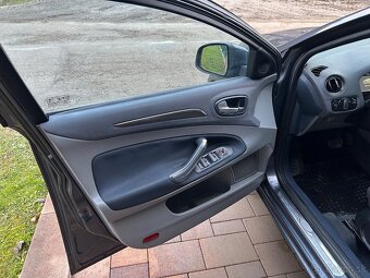 Ford Mondeo mk4 2.0 TDCi 103kw - 7