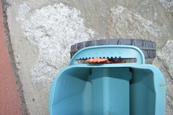 predam posypaci/posypovy vozik GARDENA - 7