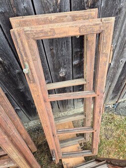 Staré drevené krídla okien - 7