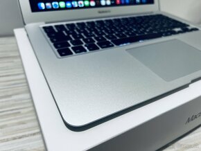 Macbook Air 13” i5 1,6GHz, 128GB SSD, 8GB RAM, top stav - 7