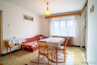 ZNÍŽENÁ CENA: Na predaj 5-izbový slnečný rodinný dom v centr - 7